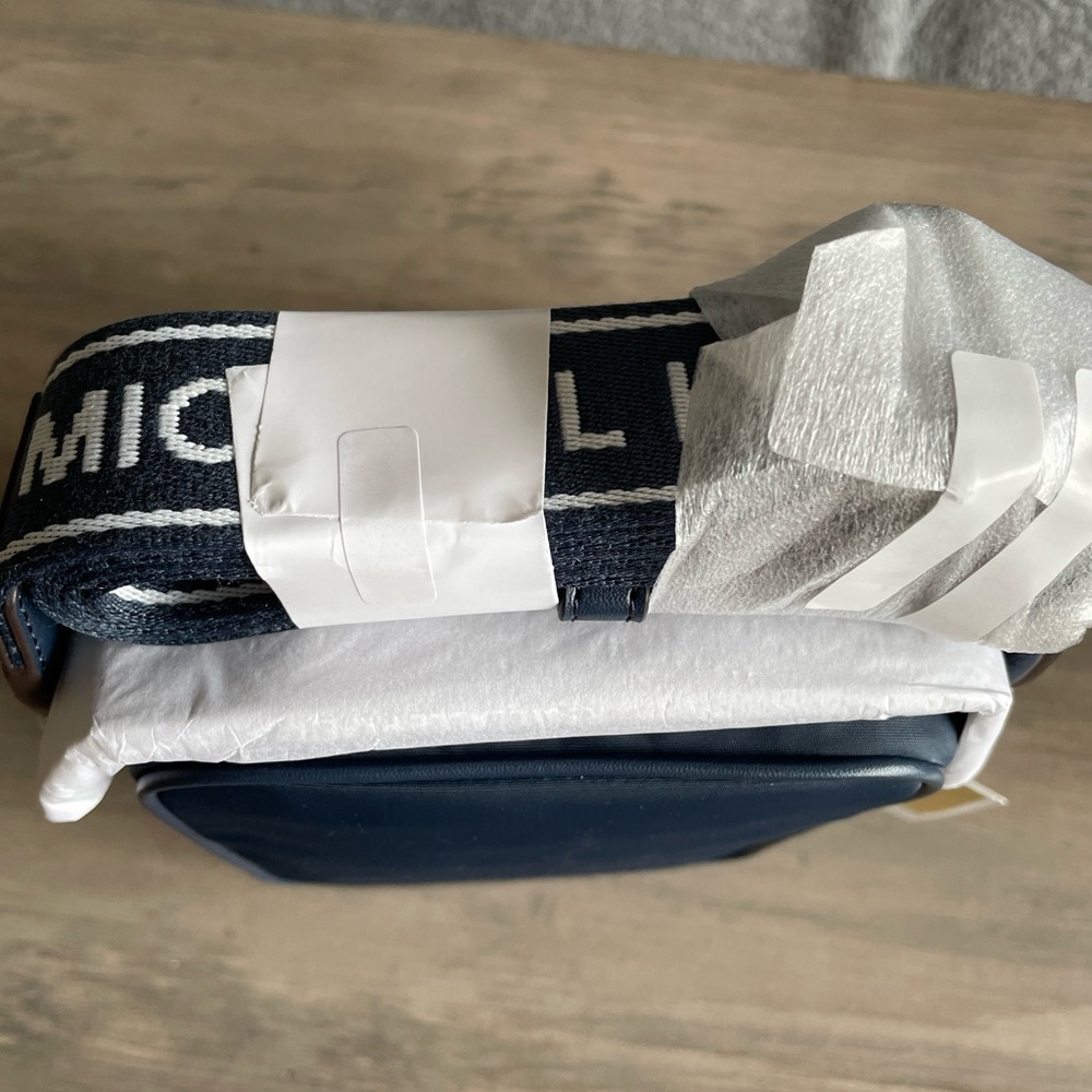 Michael Kors Navy Men's Sling Crossbody Bag with Silver Logo - Picture 4 of 4
